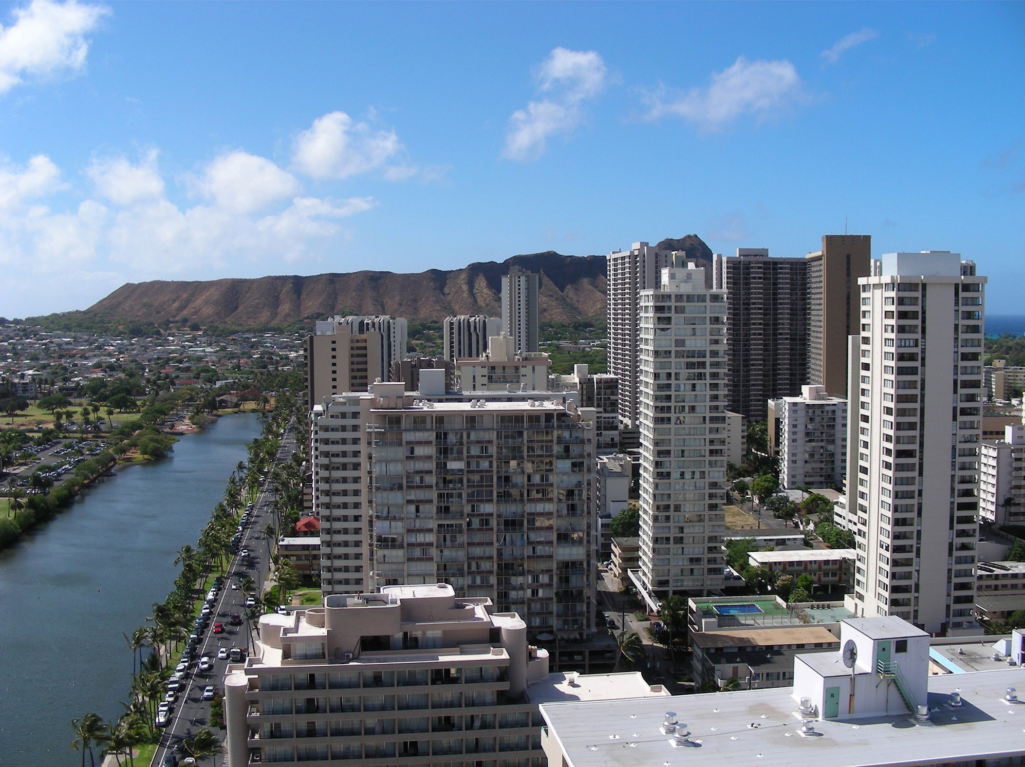 [Waikīkī and Diamond Head] Photo by Kristina D. C. Hoeppner, available under a Creative Commons Attribution–ShareAlike 2.0 Generic License.