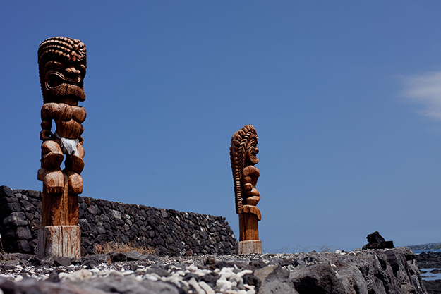 [Kiʻi at Keʻekū Heiau] Keauhou, Hawaiʻi. Photo by Ruben Carillo.