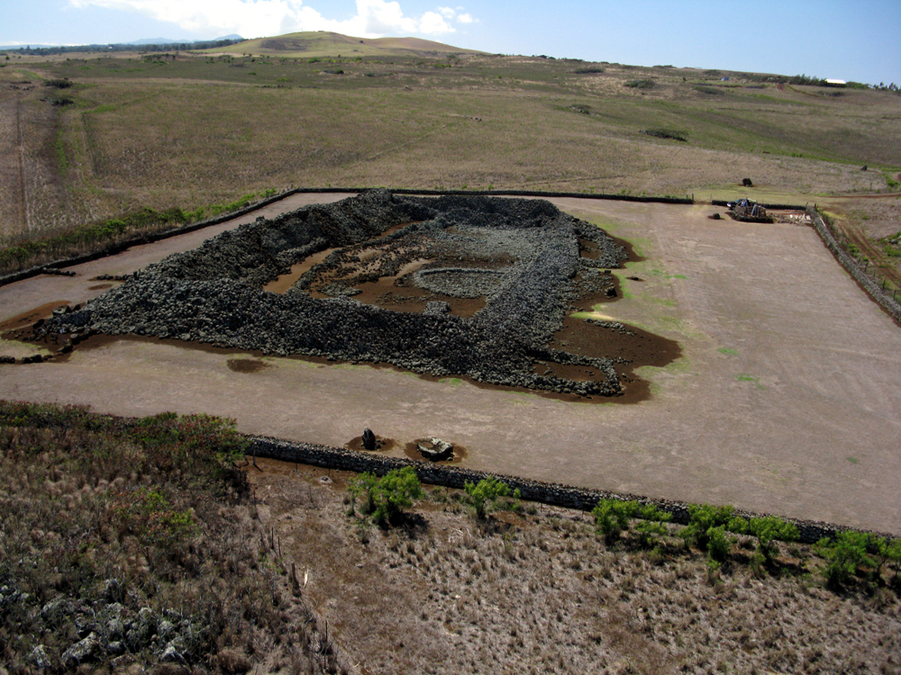 [Mookini Heiau] Photo by Tom Benedict.