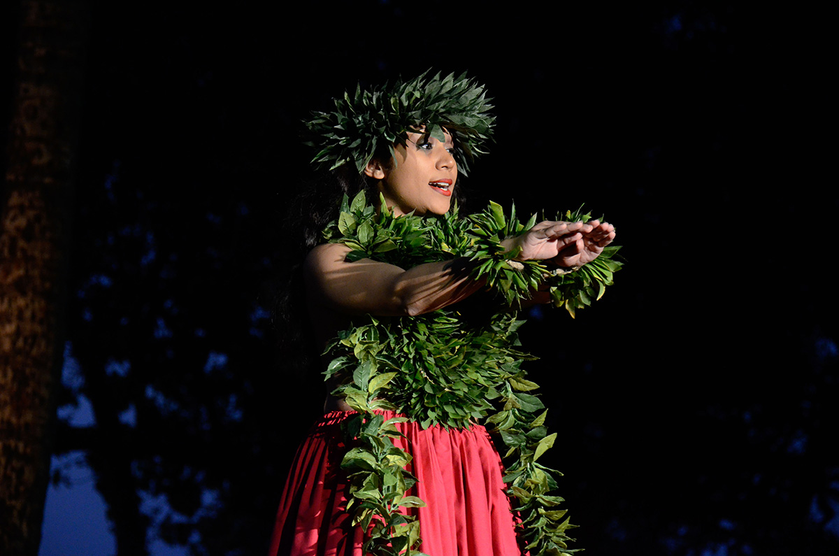 [Hula dancer] Lāhainā, Maui. Photo by Peter Liu.