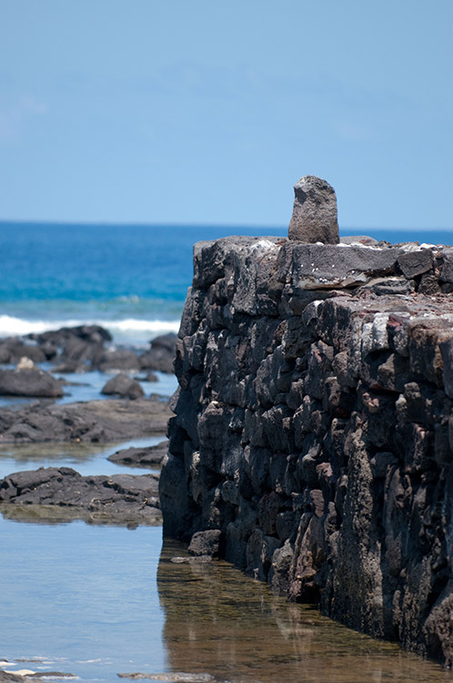 [Interlocking pōhaku] Photo by Ruben Carillo.